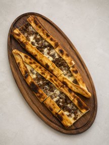 Kavurmalı Kaşarlı Pide