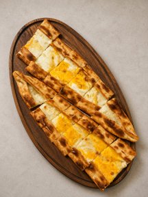 Kaşarlı Yumurtalı Pide